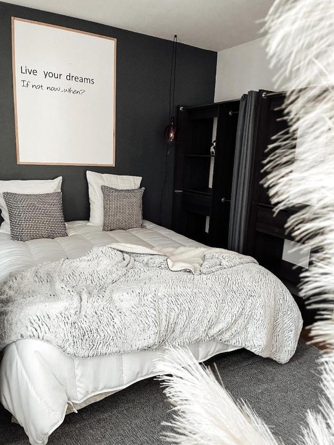 Le Cocon Blanc Metz - T2 - Parking Prive - Balcon - Nouvelle Ville, Gare Exteriör bild